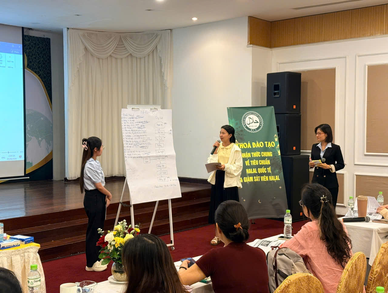 Team R&D Hoa Sen Foods cập nhật kiến thức về tiêu chuẩn Halal